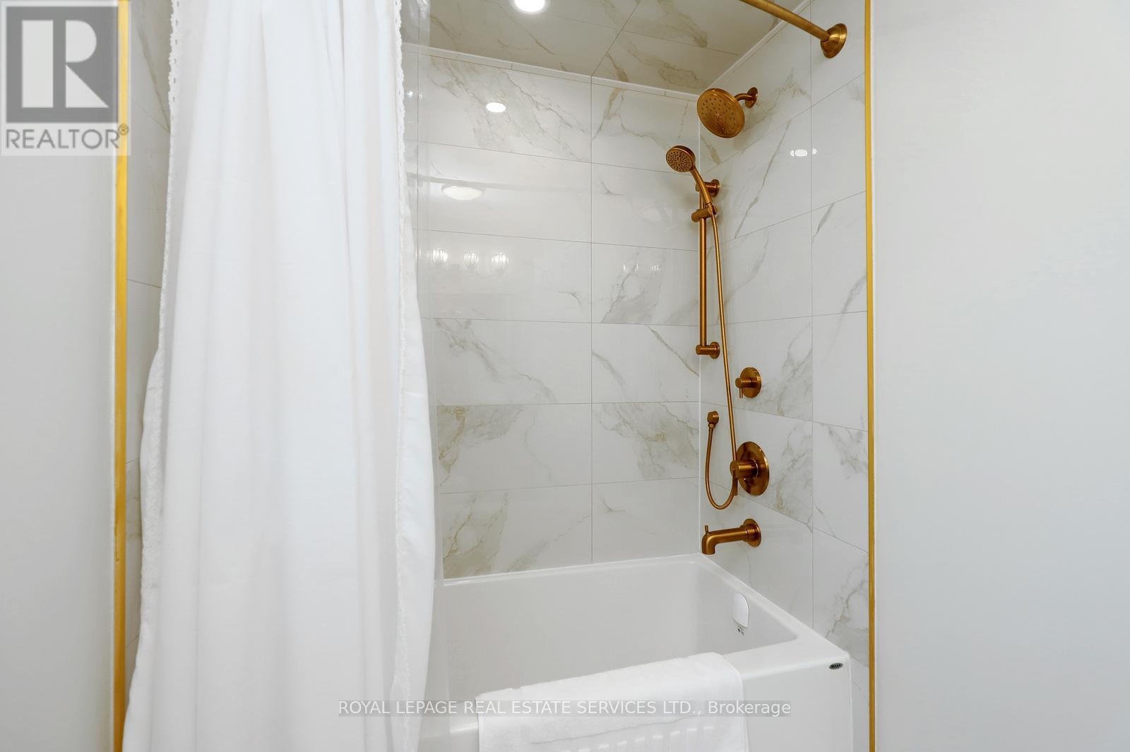 2549 Merrington Crescent, Mississauga, Ontario  L5K 2B8 - Photo 25 - W12418503