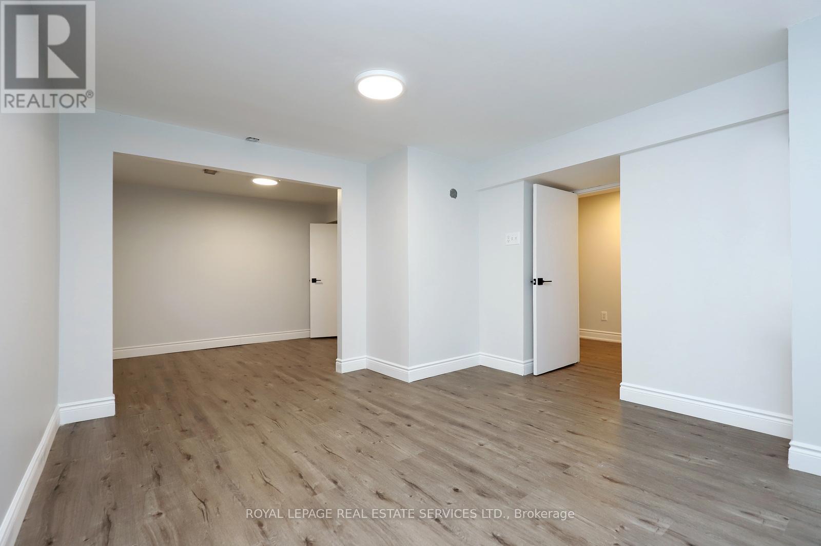 2549 Merrington Crescent, Mississauga, Ontario  L5K 2B8 - Photo 30 - W12418503