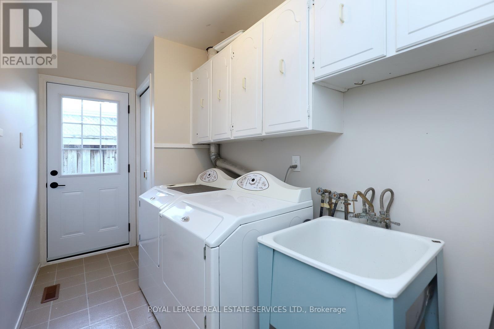 2549 Merrington Crescent, Mississauga, Ontario  L5K 2B8 - Photo 31 - W12418503