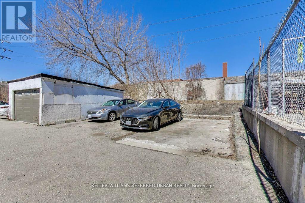 342 Hopewell Avenue, Toronto, Ontario  M6E 2S2 - Photo 20 - W12418528
