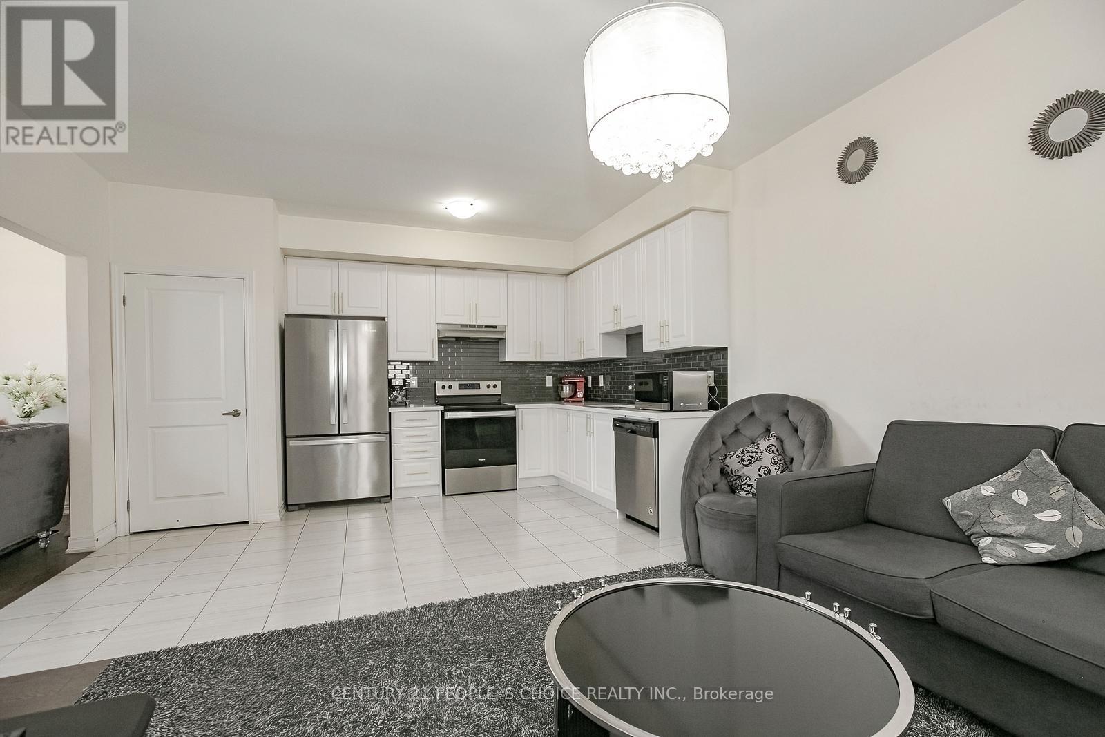 90 Hashmi Place, Brampton, Ontario  L6Y 6J9 - Photo 15 - W12418573