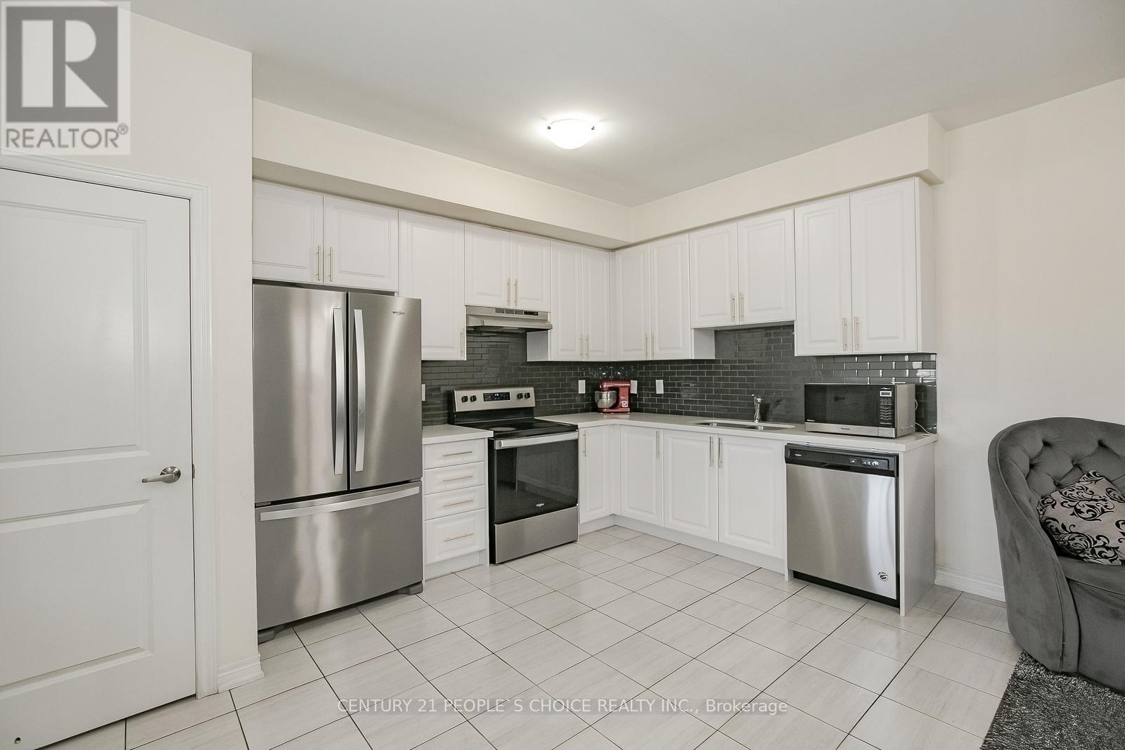 90 Hashmi Place, Brampton, Ontario  L6Y 6J9 - Photo 18 - W12418573
