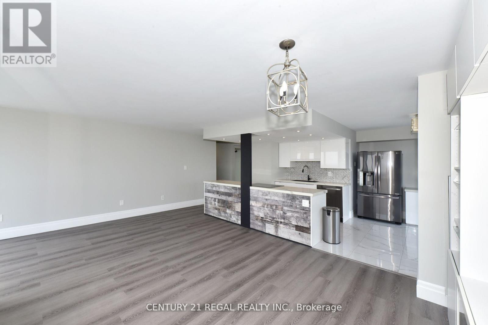 1612 - 350 Webb Drive, Mississauga, Ontario  L5B 3W4 - Photo 10 - W12418576