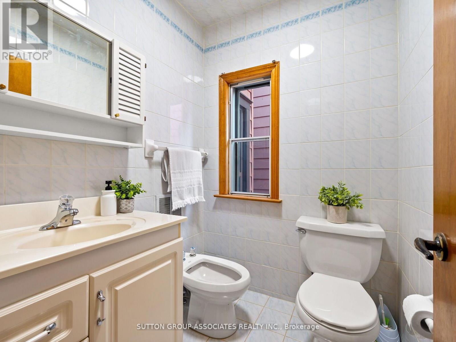 696 Crawford Street, Toronto, Ontario  M6G 3K2 - Photo 21 - C12418650