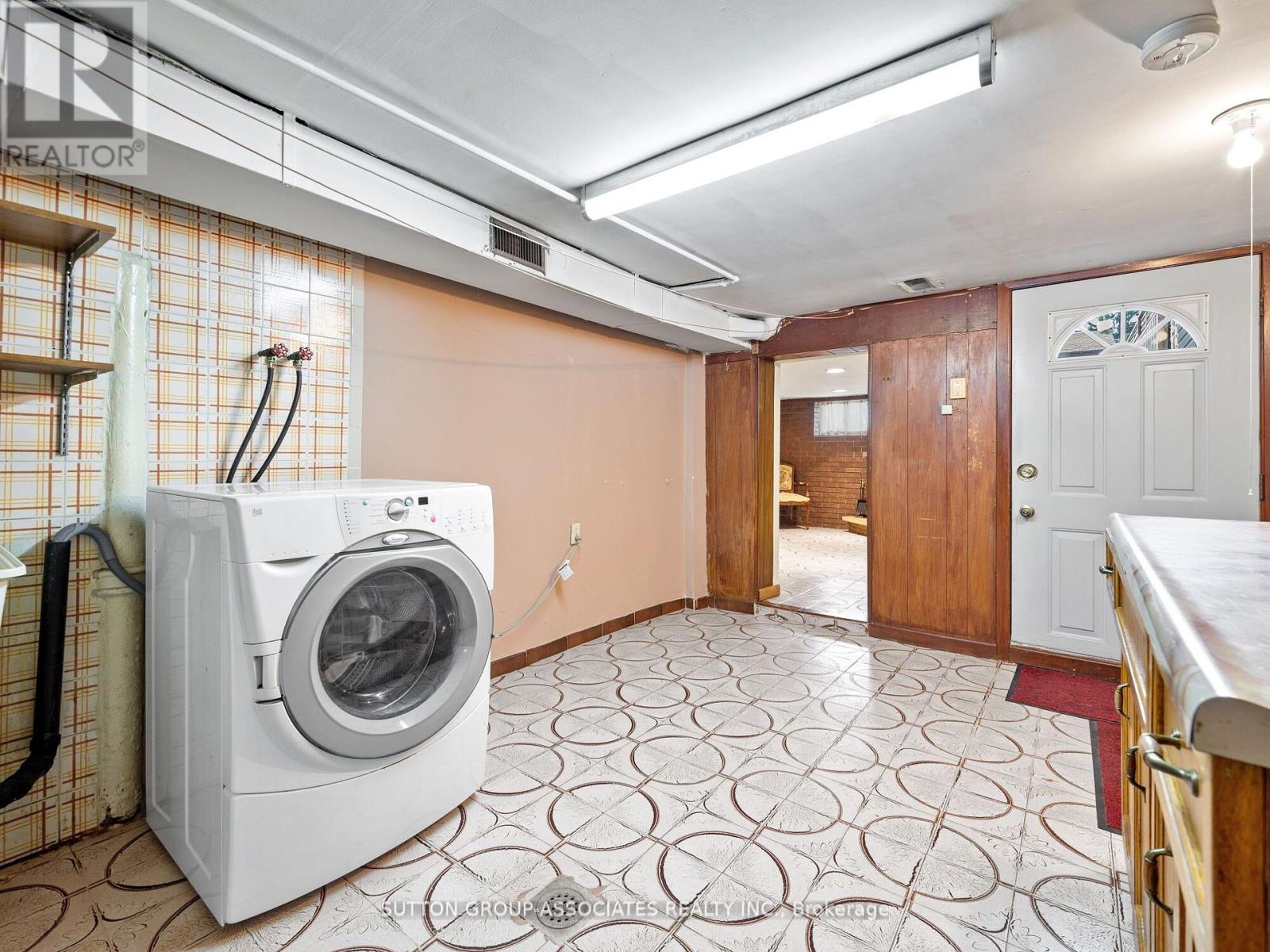 696 Crawford Street, Toronto, Ontario  M6G 3K2 - Photo 23 - C12418650
