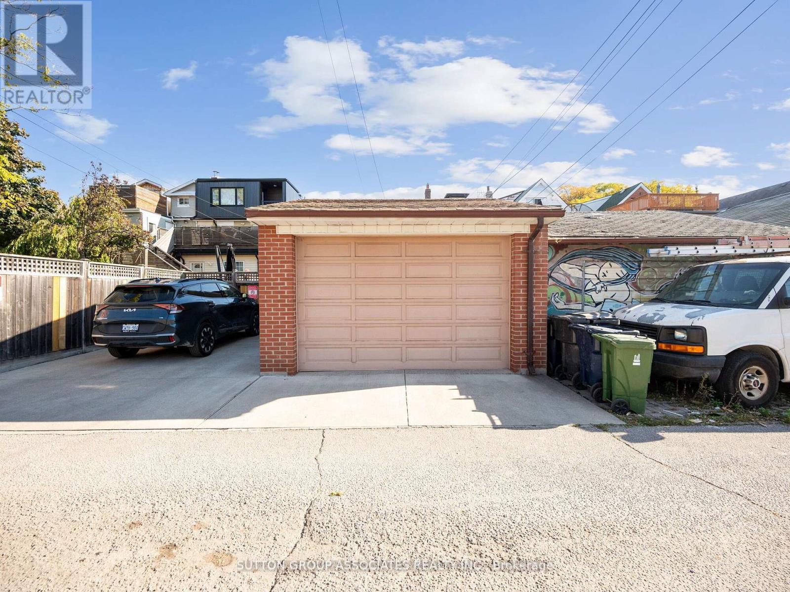 696 Crawford Street, Toronto, Ontario  M6G 3K2 - Photo 31 - C12418650