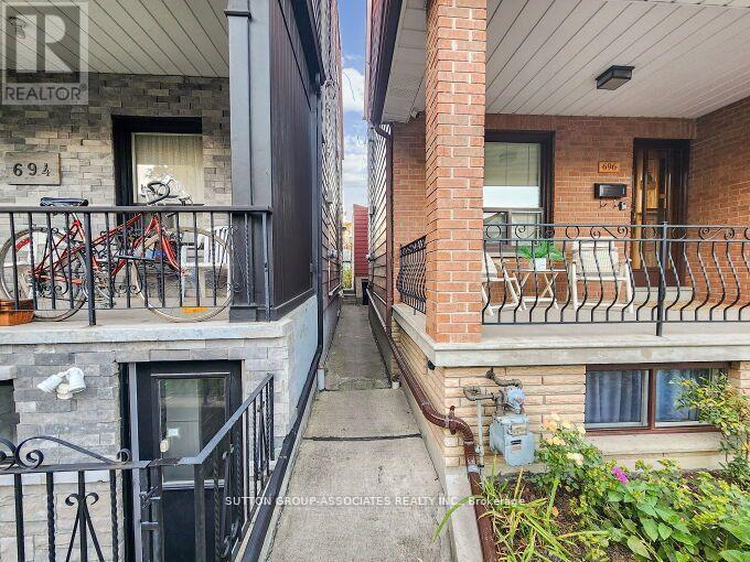 696 Crawford Street, Toronto, Ontario  M6G 3K2 - Photo 34 - C12418650
