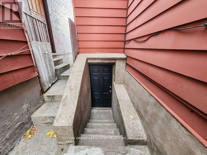 696 Crawford Street, Toronto, Ontario  M6G 3K2 - Photo 36 - C12418650