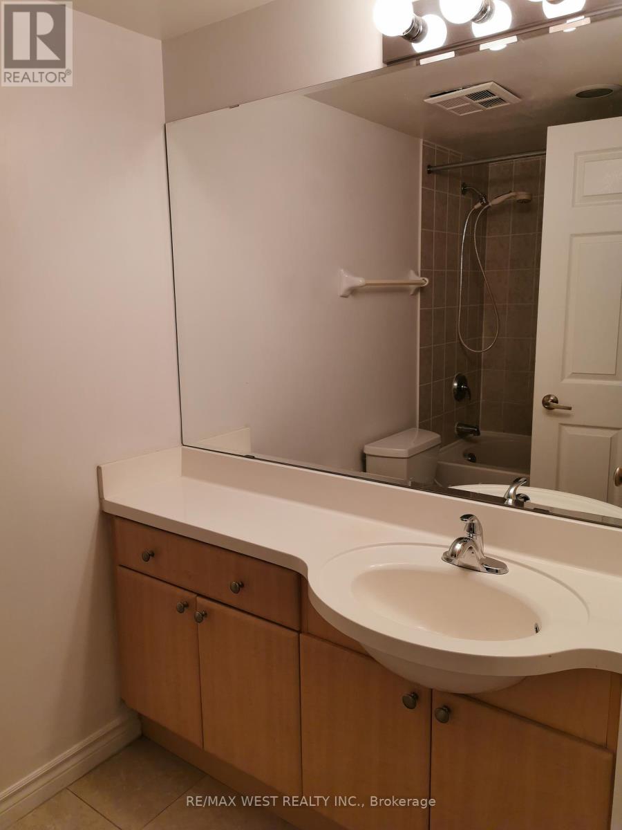 408 - 763 Bay Street, Toronto, Ontario  M5G 2R3 - Photo 12 - C12418701