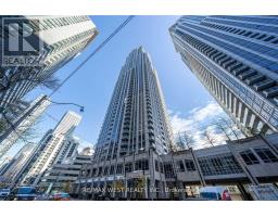 408 - 763 BAY STREET, Toronto, Ontario