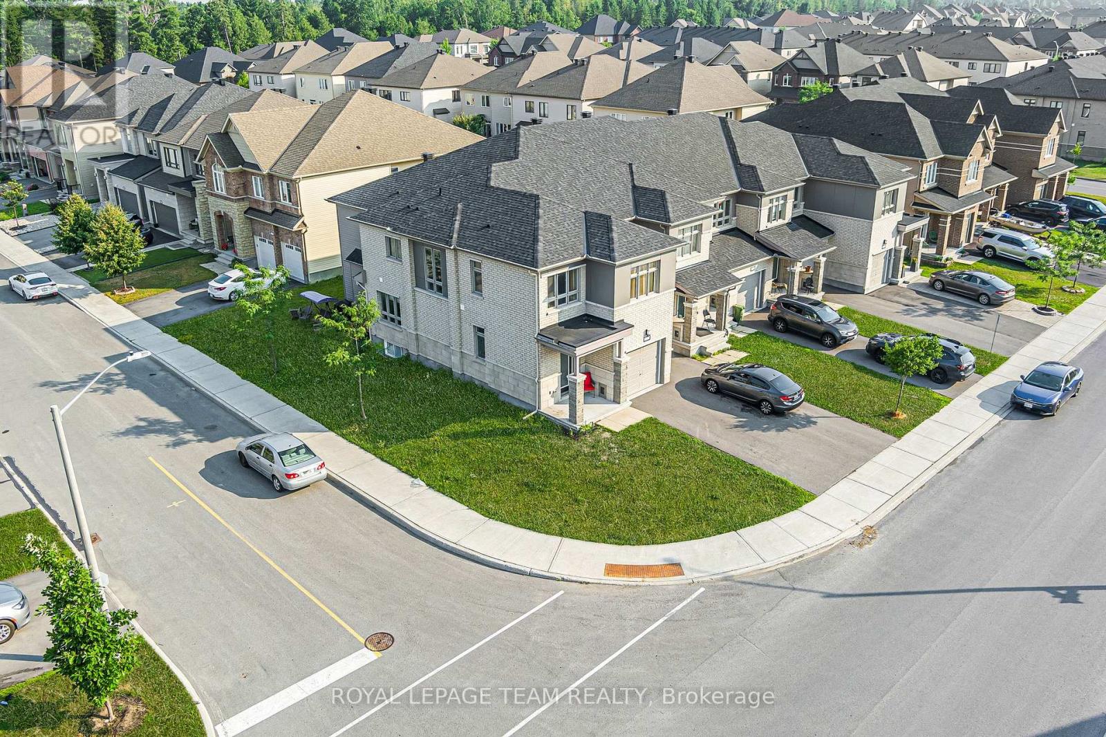 622 Parade Drive, Ottawa, Ontario  K2S 0Y7 - Photo 41 - X12376117
