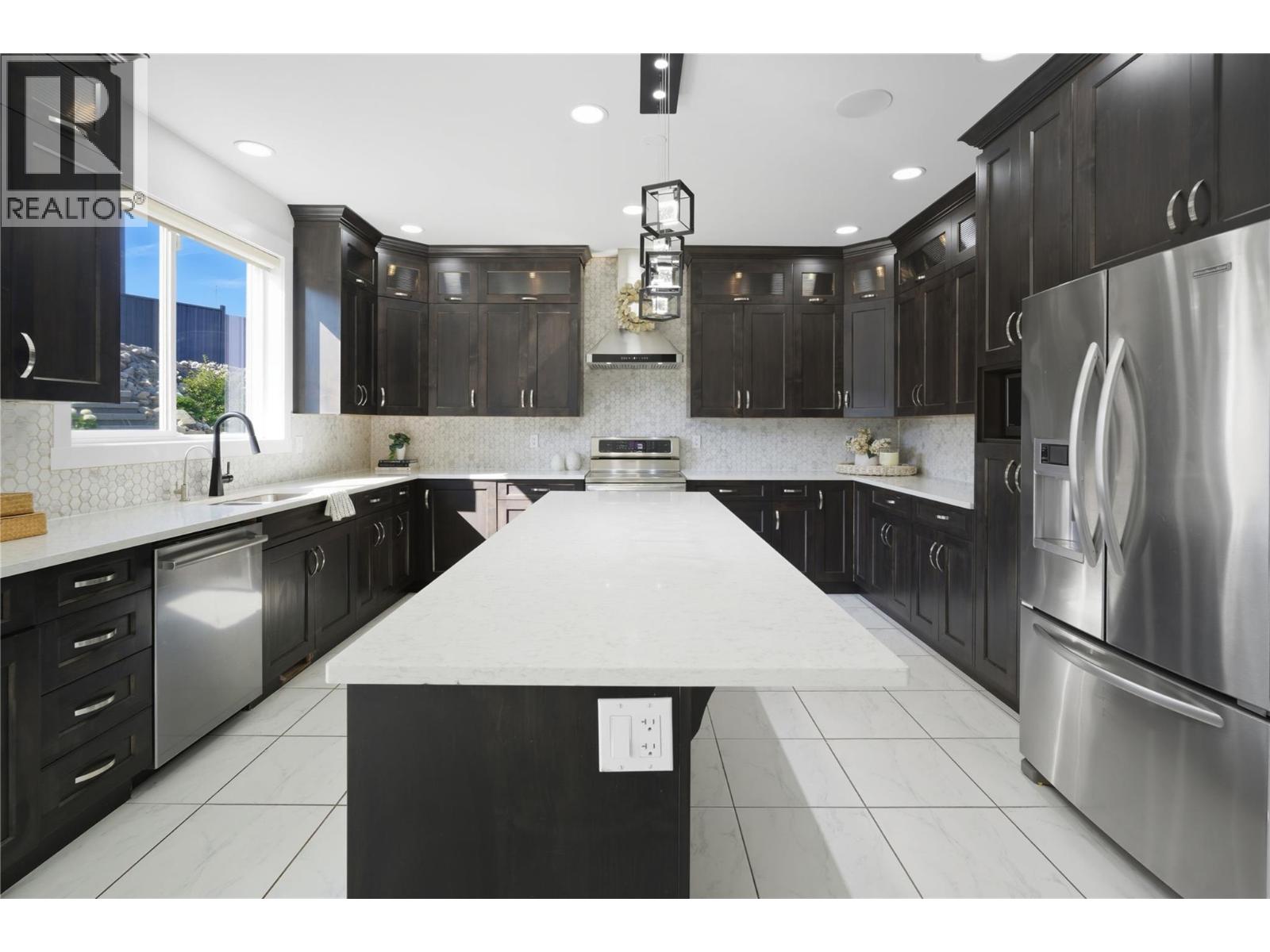 825 Fernie Court, Kamloops, British Columbia  V2C 0A7 - Photo 5 - 10363342
