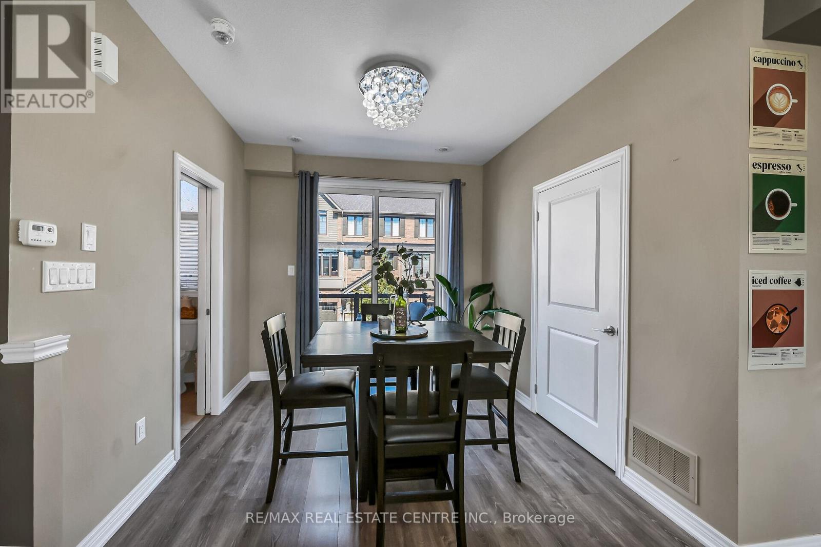 61 Esplanade Lane, Grimsby, Ontario  L3M 0H2 - Photo 14 - X12418474