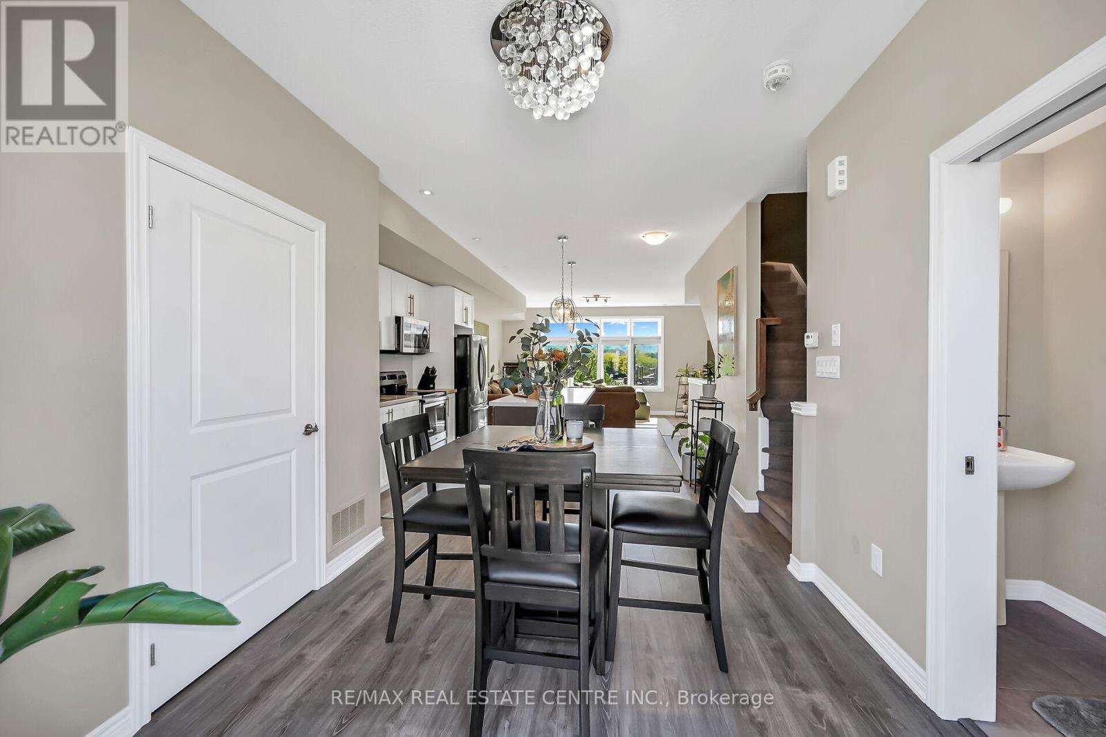 61 Esplanade Lane, Grimsby, Ontario  L3M 0H2 - Photo 16 - X12418474