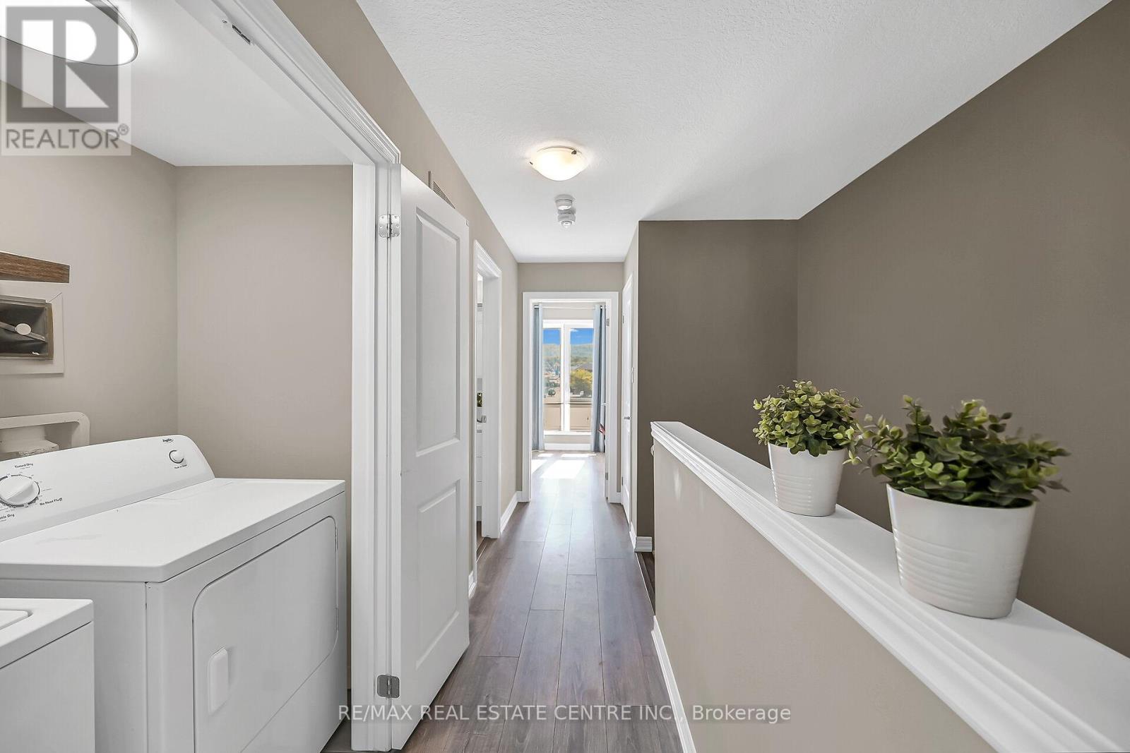 61 Esplanade Lane, Grimsby, Ontario  L3M 0H2 - Photo 30 - X12418474
