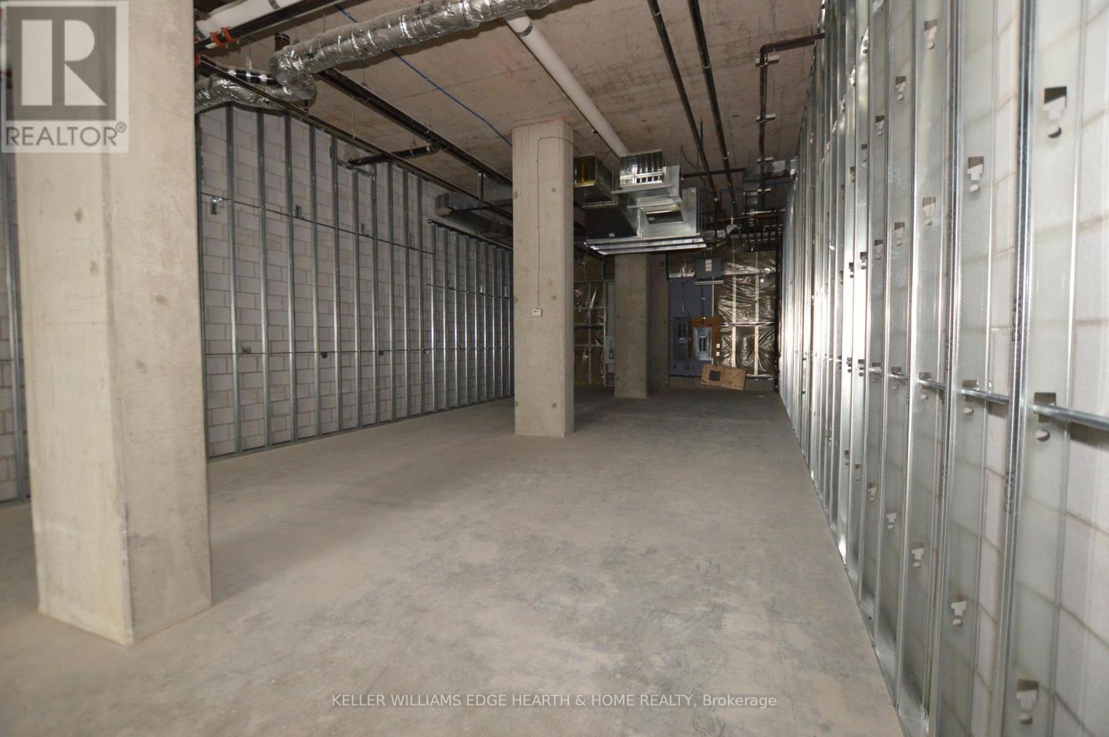 3 - 101 Locke Street S, Hamilton, Ontario L8P 4A6 - Photo 4 - X12418488