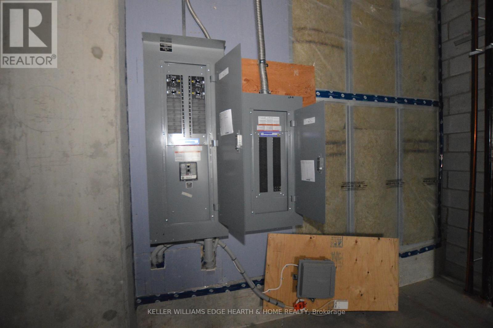 3 - 101 Locke Street S, Hamilton, Ontario L8P 4A6 - Photo 6 - X12418488