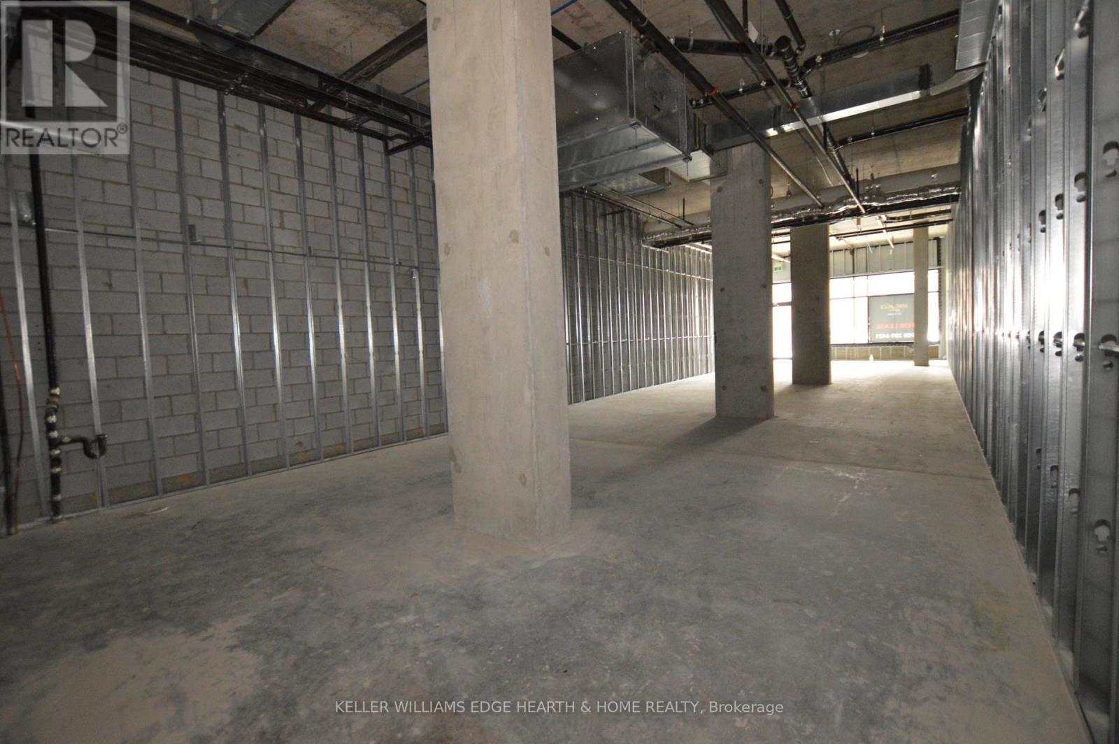 3 - 101 Locke Street S, Hamilton, Ontario L8P 4A6 - Photo 8 - X12418488