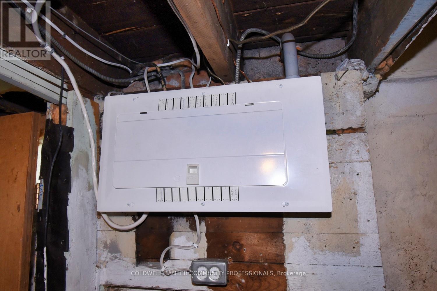 14 Spruceside Avenue, Hamilton, Ontario  L8P 3Y3 - Photo 30 - X12418555