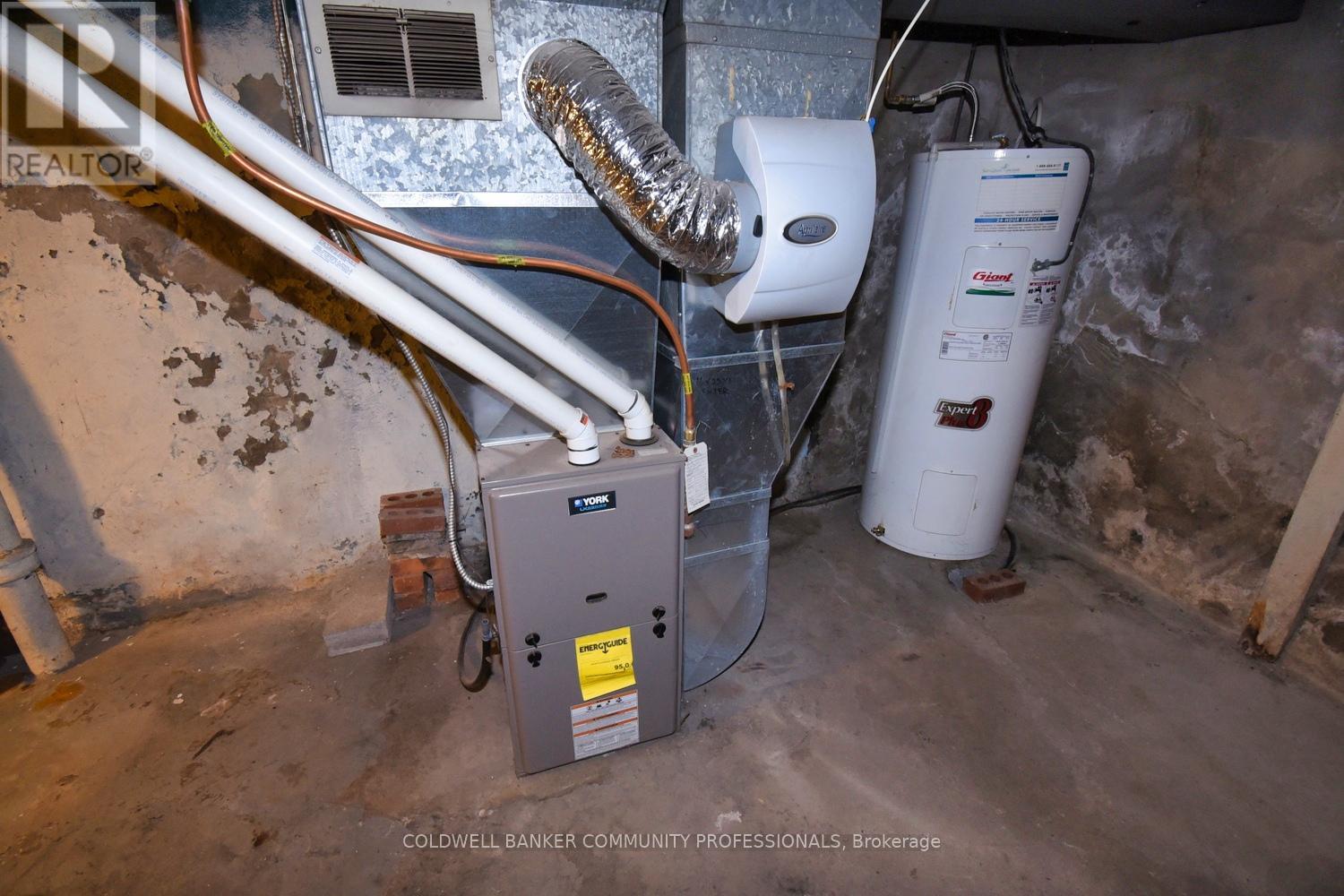 14 Spruceside Avenue, Hamilton, Ontario  L8P 3Y3 - Photo 33 - X12418555