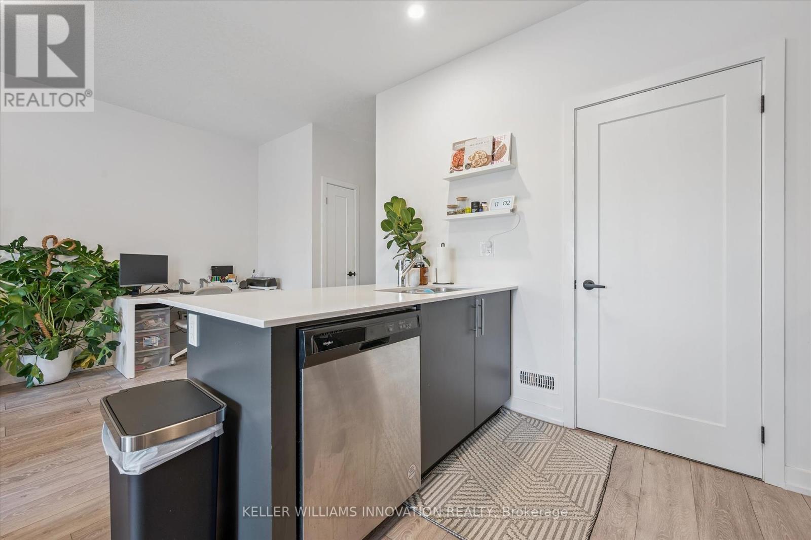 53 - 205 West Oak Trail, Kitchener, Ontario  N2R 0R9 - Photo 15 - X12418557