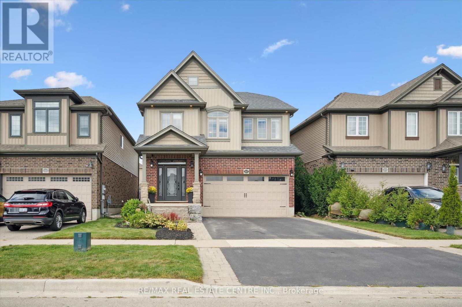 267 Hardcastle Drive, Cambridge, Ontario  N1S 0A9 - Photo 3 - X12418602