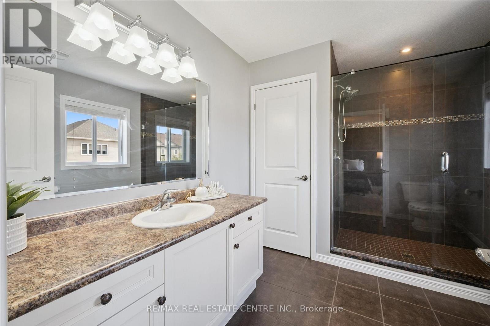 267 Hardcastle Drive, Cambridge, Ontario  N1S 0A9 - Photo 32 - X12418602