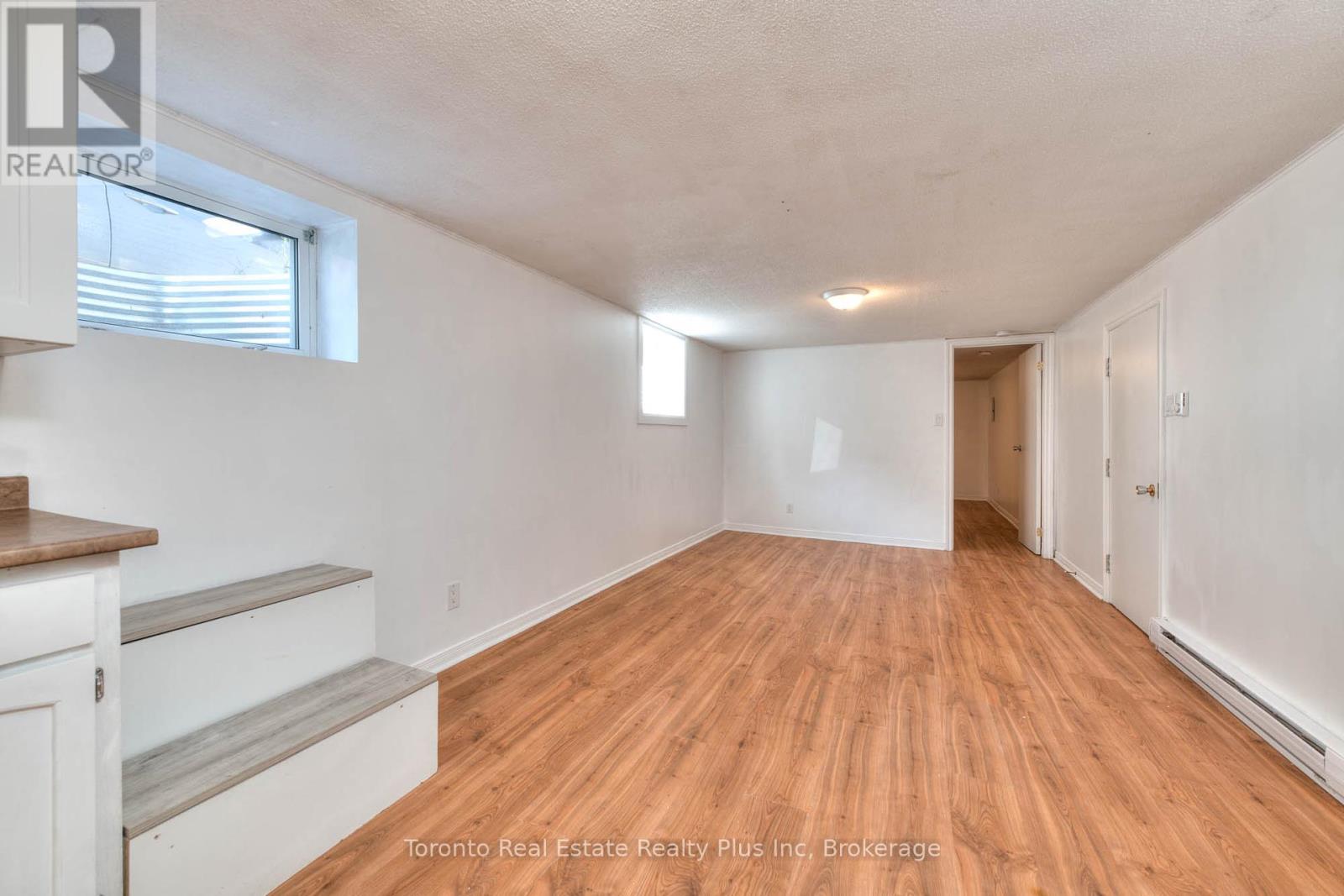 62 Greendale Crescent, Kitchener, Ontario  N2A 2R6 - Photo 25 - X12418615