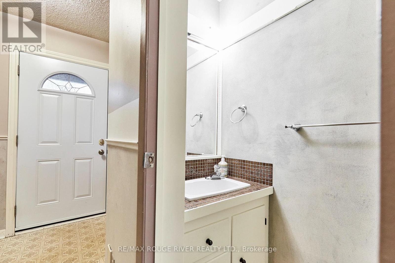 45 - 37 Clover Ridge Drive W, Ajax, Ontario  L1S 3M6 - Photo 4 - E12418687