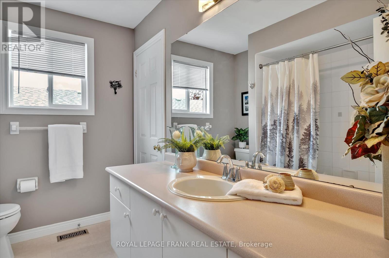 2114 Easthill Drive, Peterborough, Ontario  K9L 1Y8 - Photo 13 - X12418768