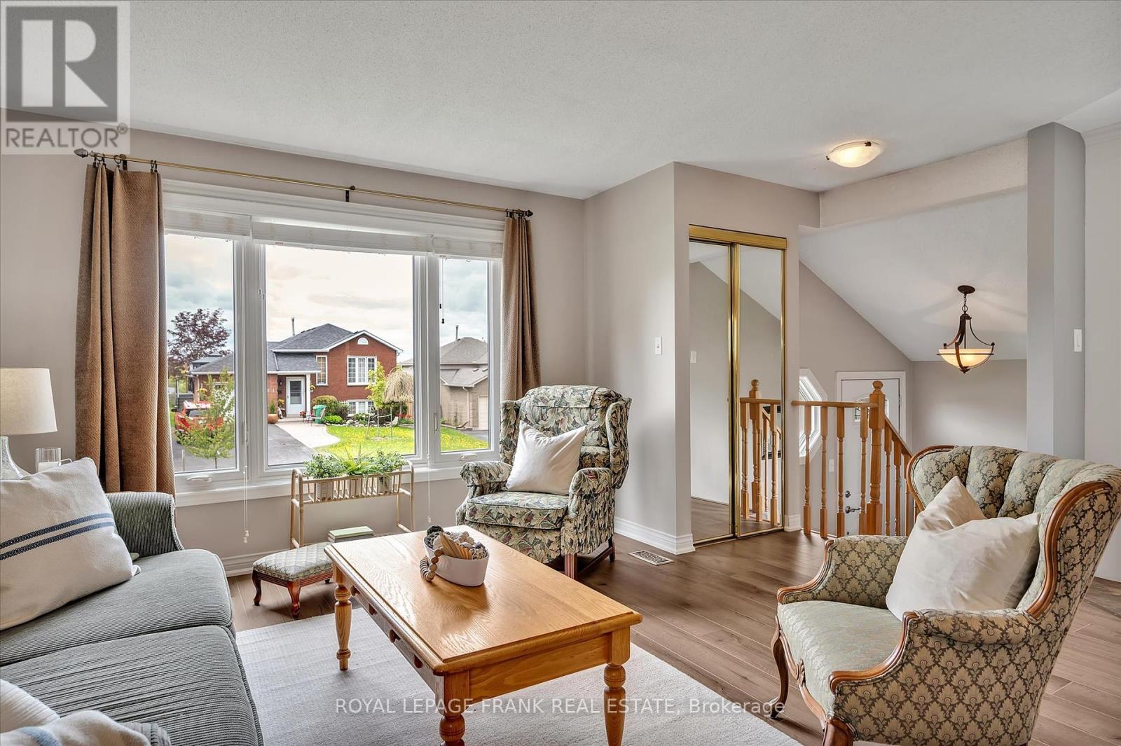2114 Easthill Drive, Peterborough, Ontario  K9L 1Y8 - Photo 4 - X12418768