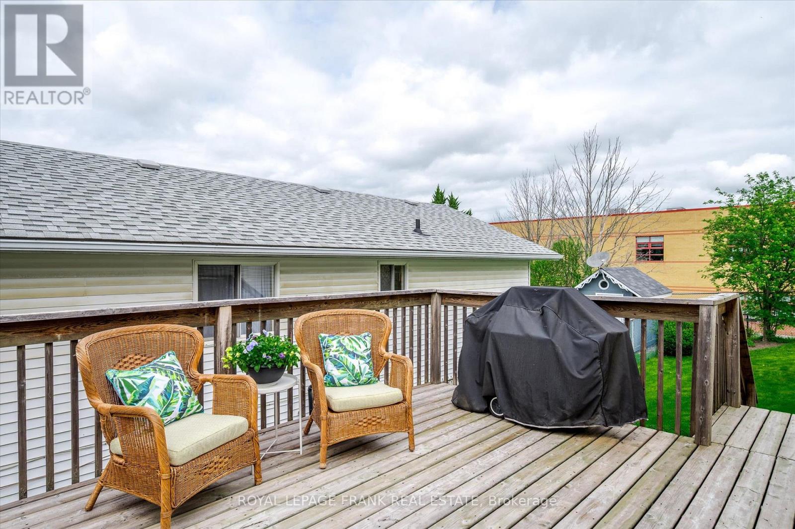 2114 Easthill Drive, Peterborough, Ontario  K9L 1Y8 - Photo 9 - X12418768