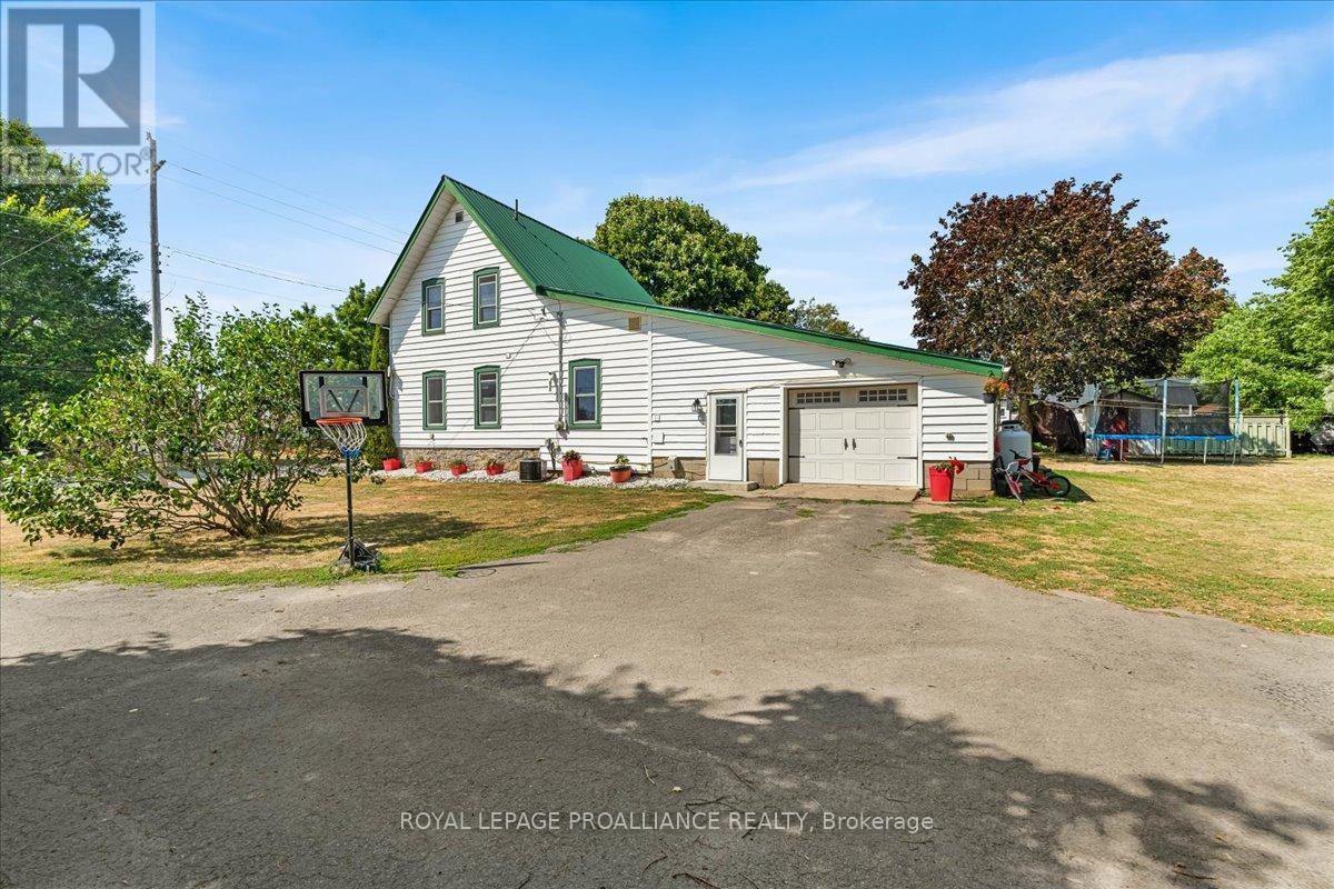 1436 County Road 15, Prince Edward County, Ontario  K0K 2T0 - Photo 3 - X12418821