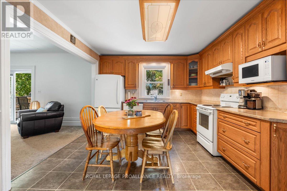 1436 County Road 15, Prince Edward County, Ontario  K0K 2T0 - Photo 8 - X12418821