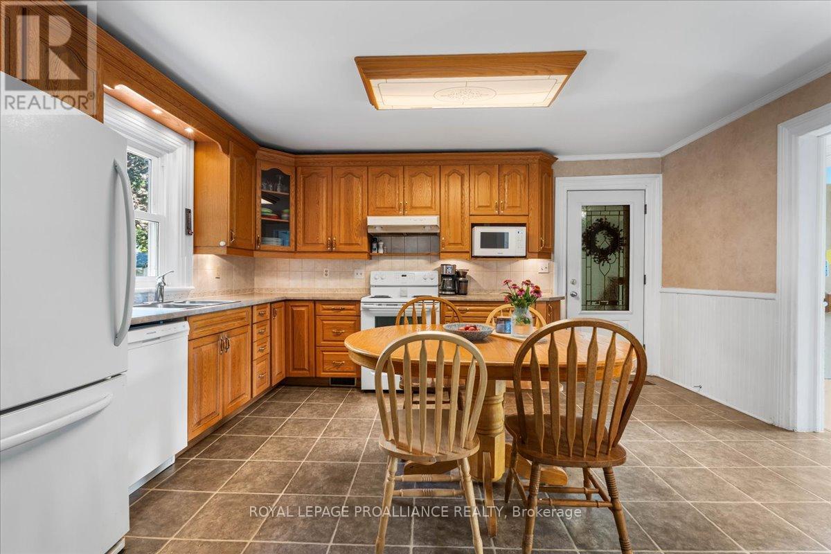 1436 County Road 15, Prince Edward County, Ontario  K0K 2T0 - Photo 9 - X12418821