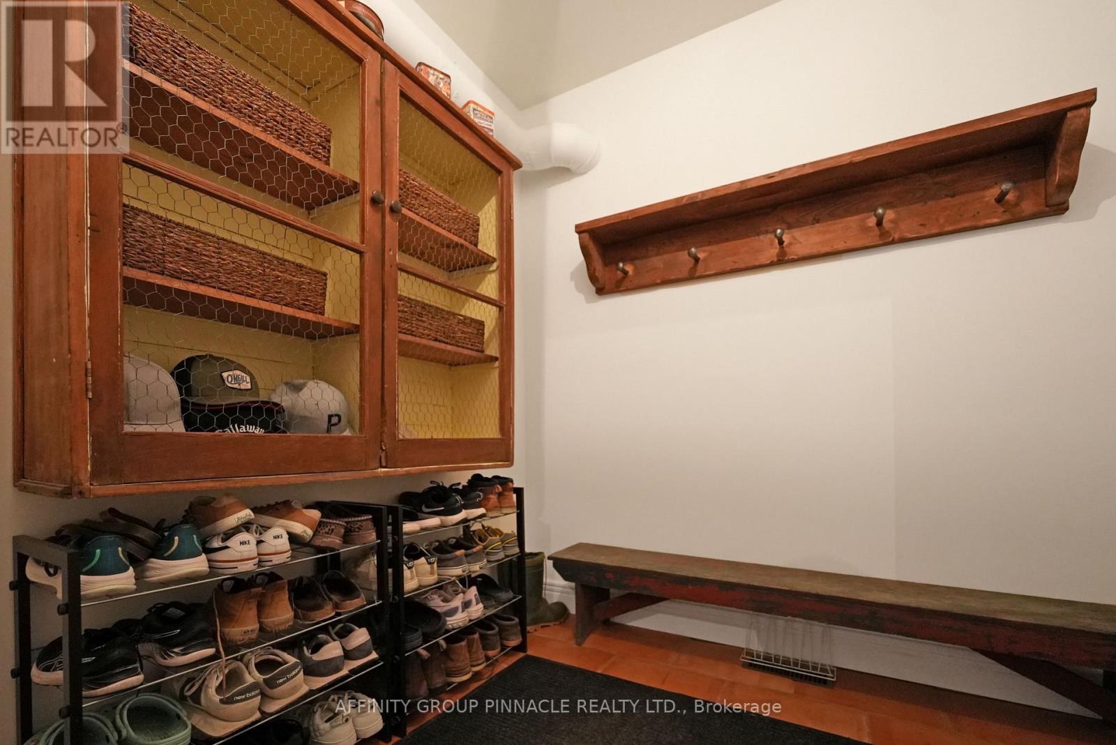 297 St Luke's Road, Kawartha Lakes, Ontario  K9V 4R5 - Photo 16 - X12418837