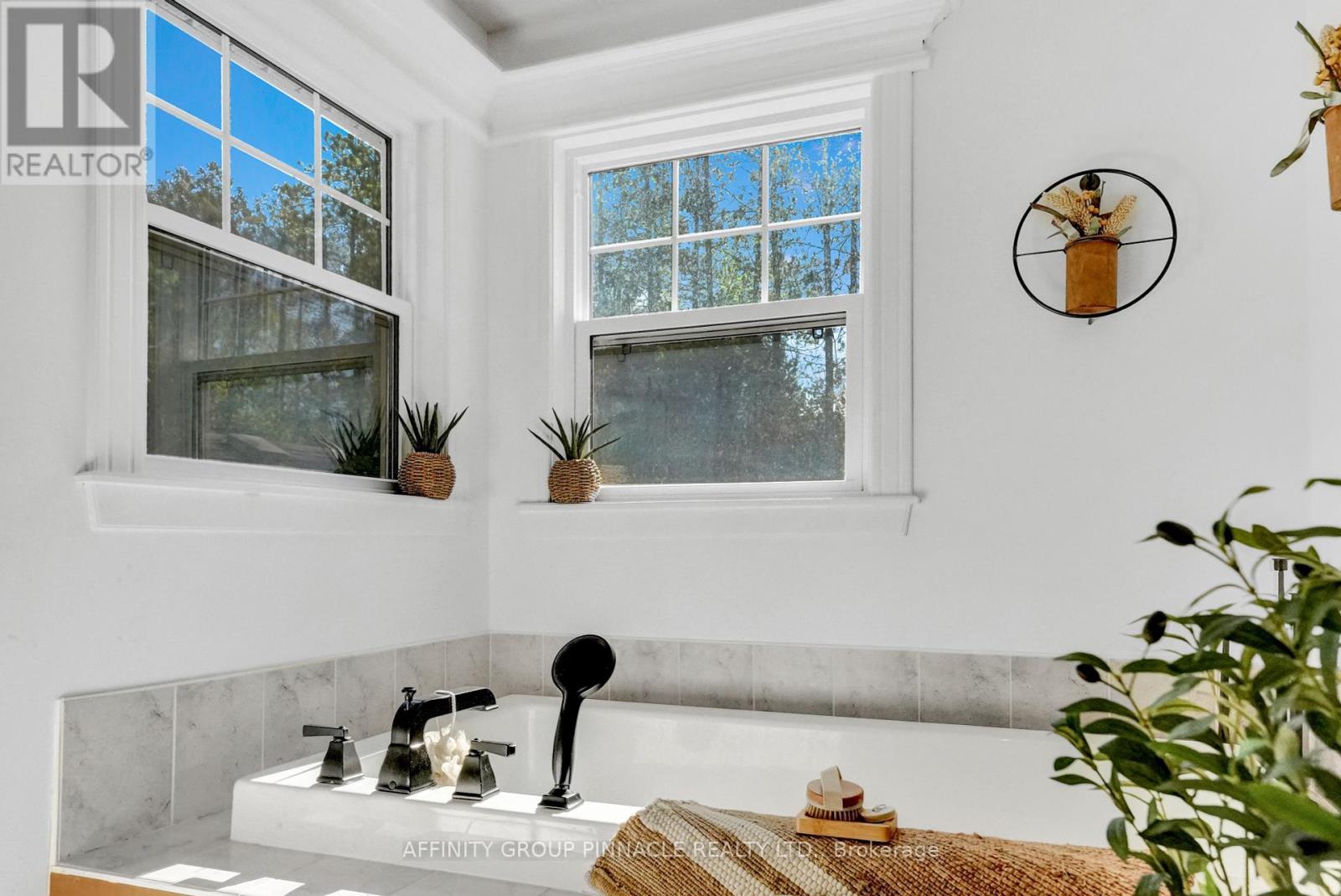 297 St Luke's Road, Kawartha Lakes, Ontario  K9V 4R5 - Photo 23 - X12418837