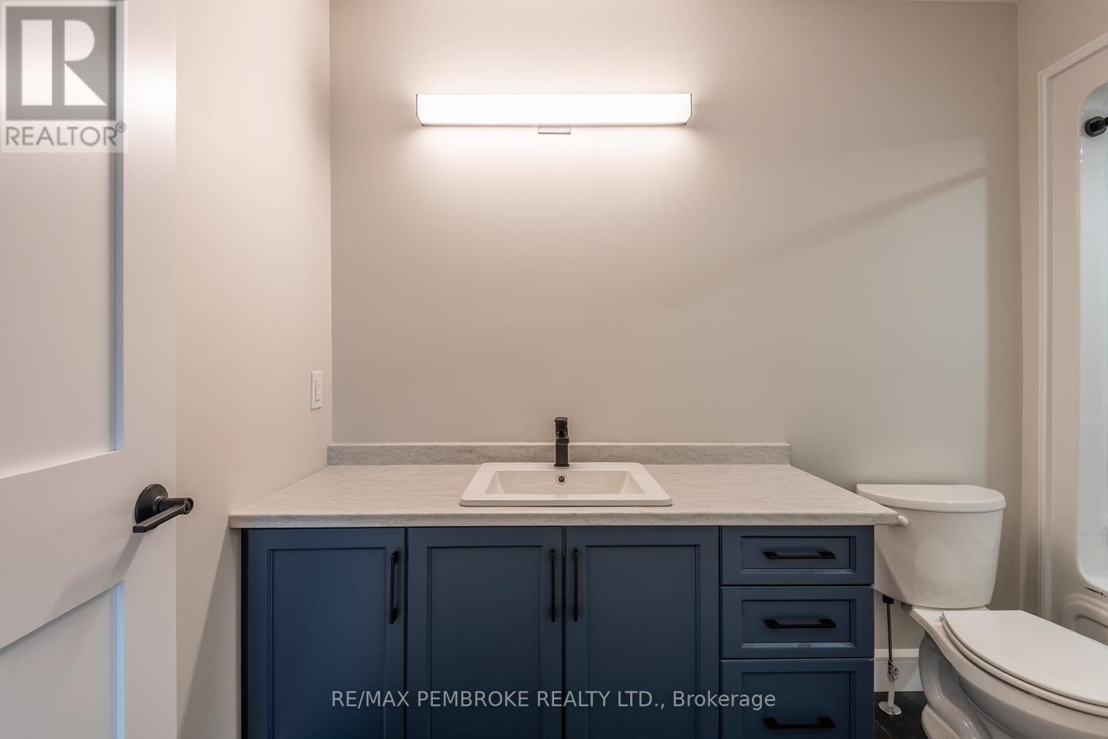 144 Chad Street, Petawawa, Ontario  K8H 0G8 - Photo 32 - X12418452