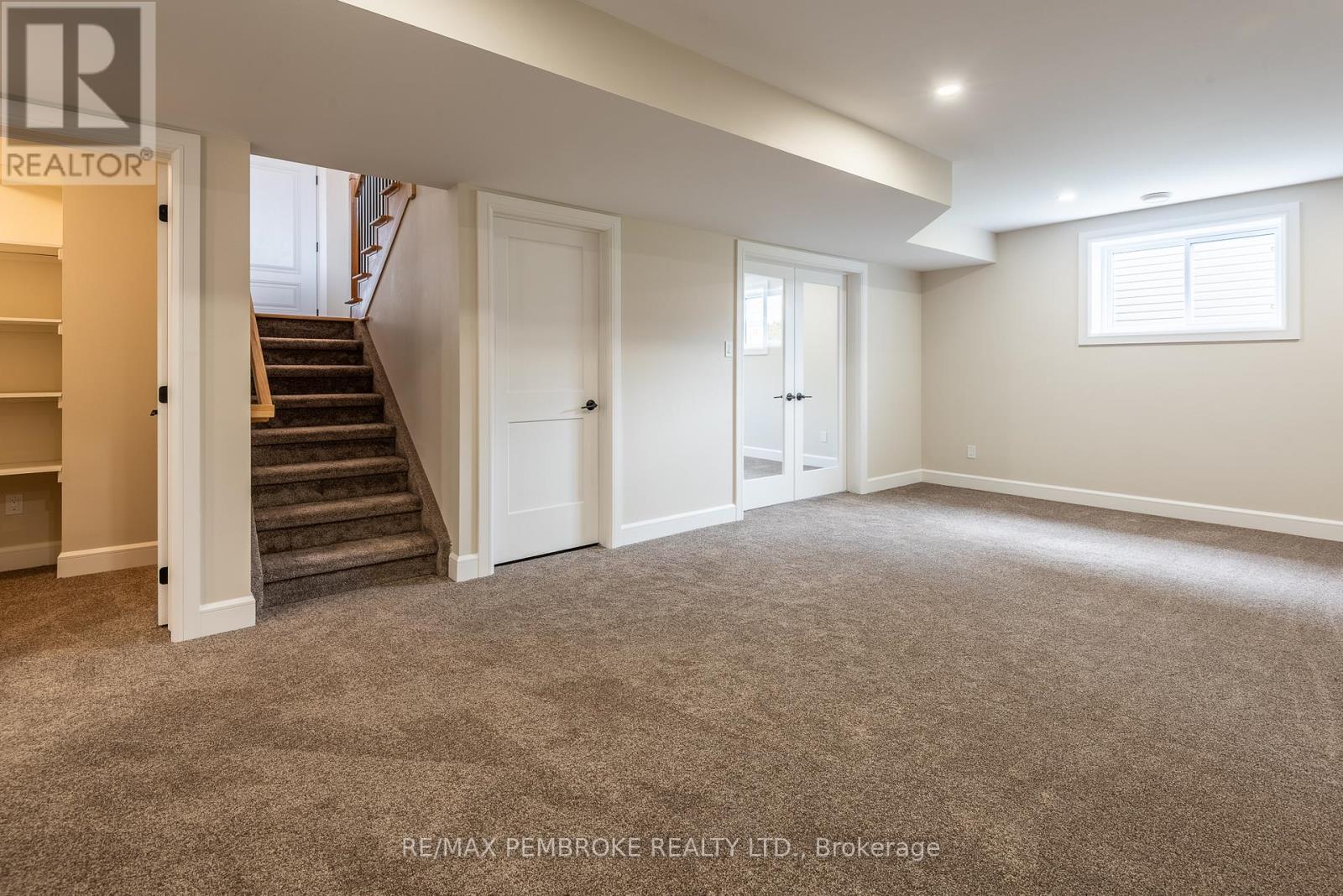 144 Chad Street, Petawawa, Ontario  K8H 0G8 - Photo 34 - X12418452
