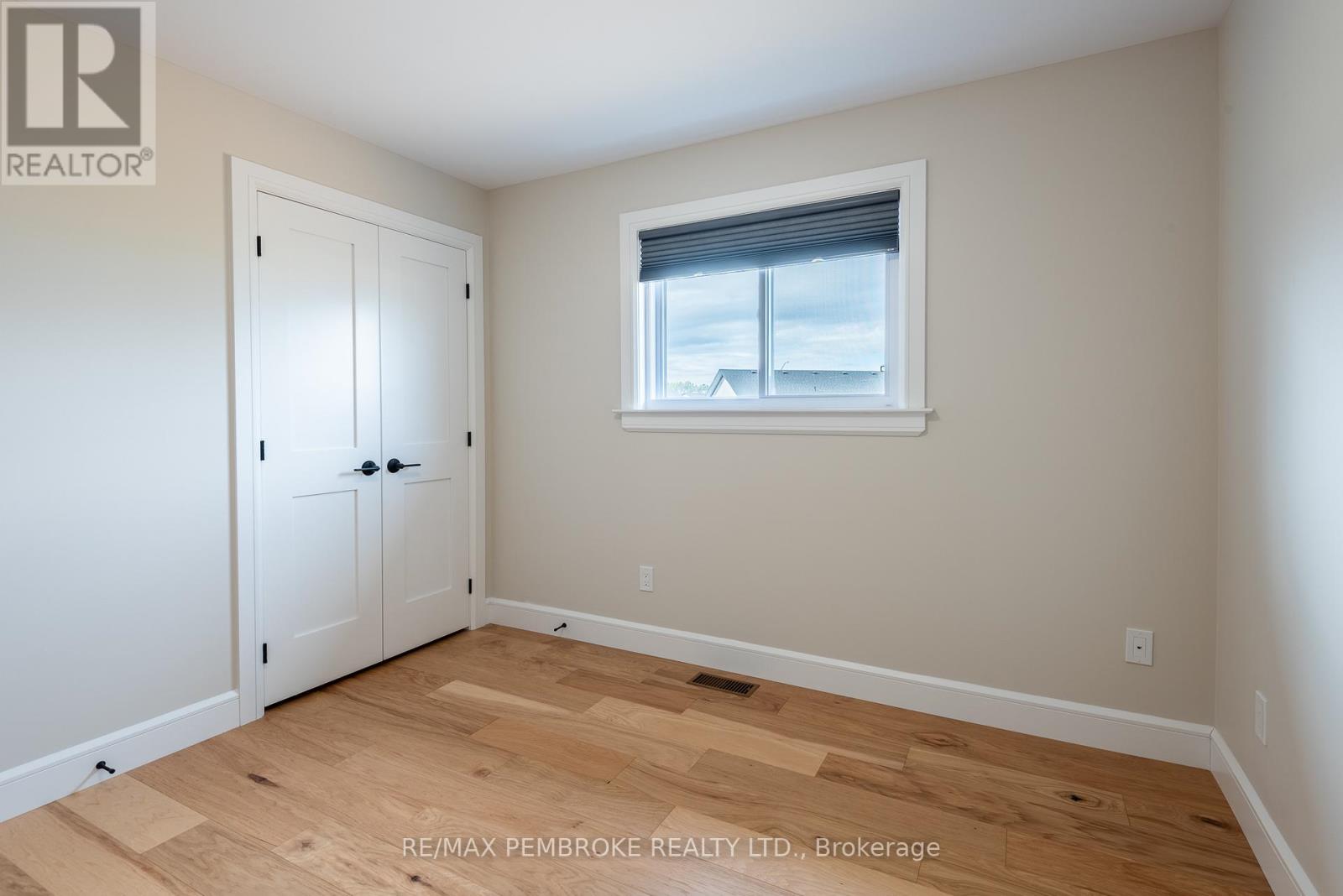 144 Chad Street, Petawawa, Ontario  K8H 0G8 - Photo 28 - X12418452
