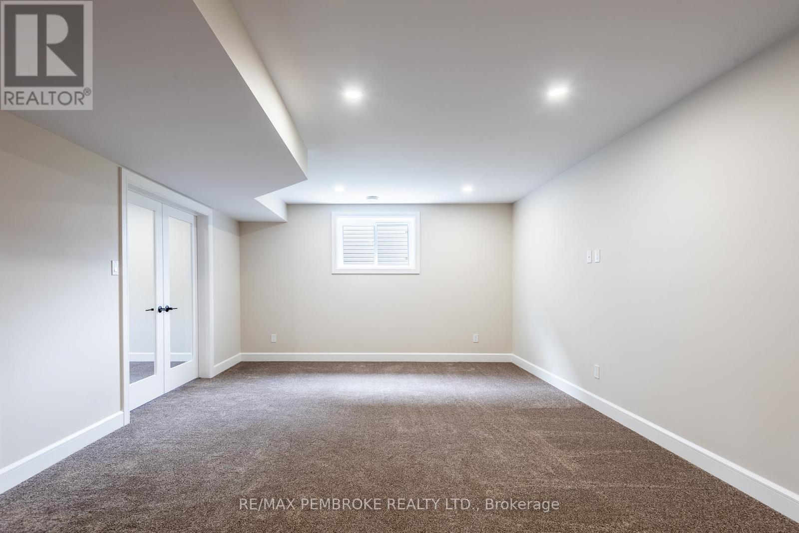 144 Chad Street, Petawawa, Ontario  K8H 0G8 - Photo 40 - X12418452