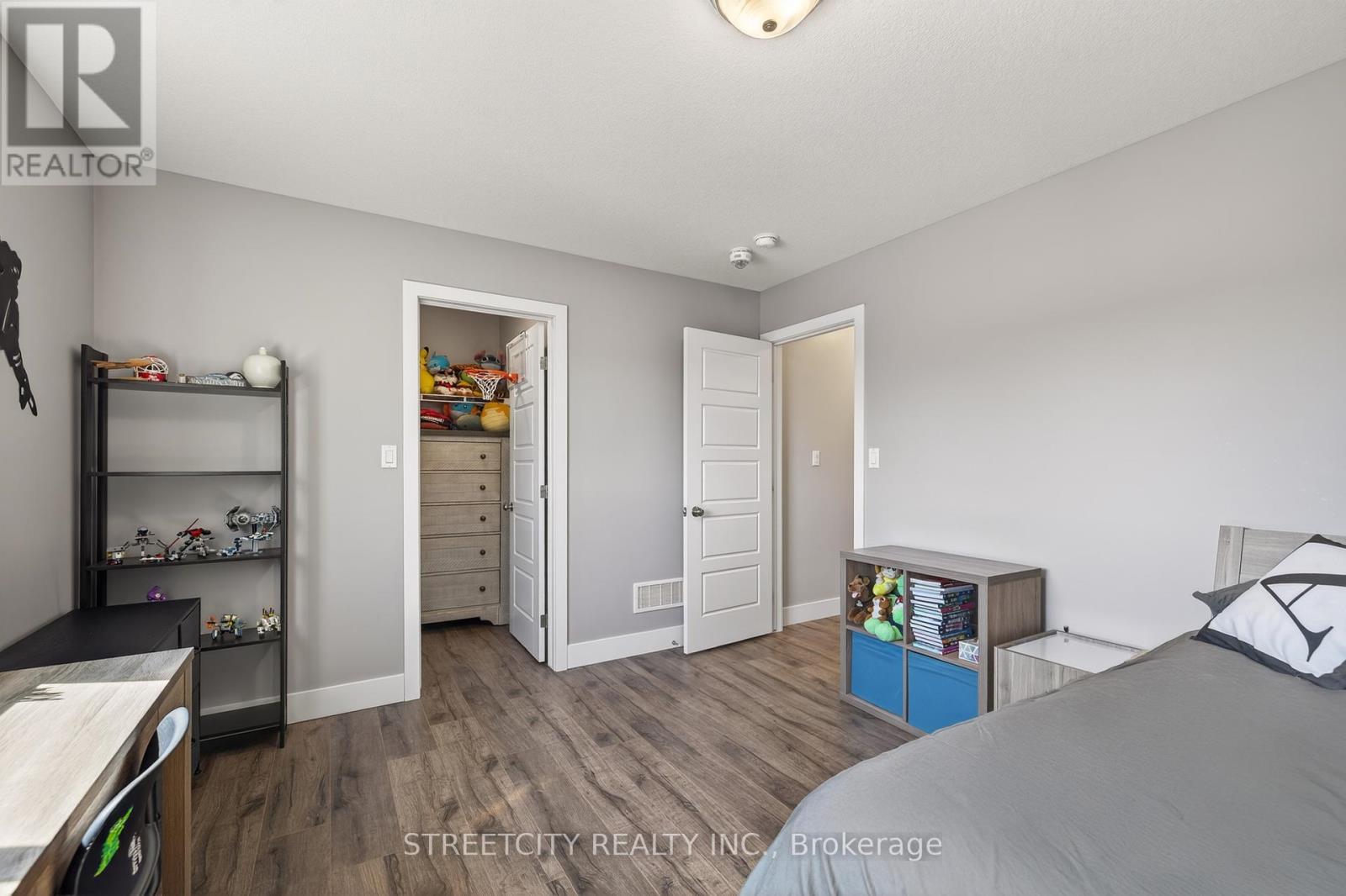 1895 Frederick Crescent, London East, Ontario  N5W 0A5 - Photo 24 - X12418855