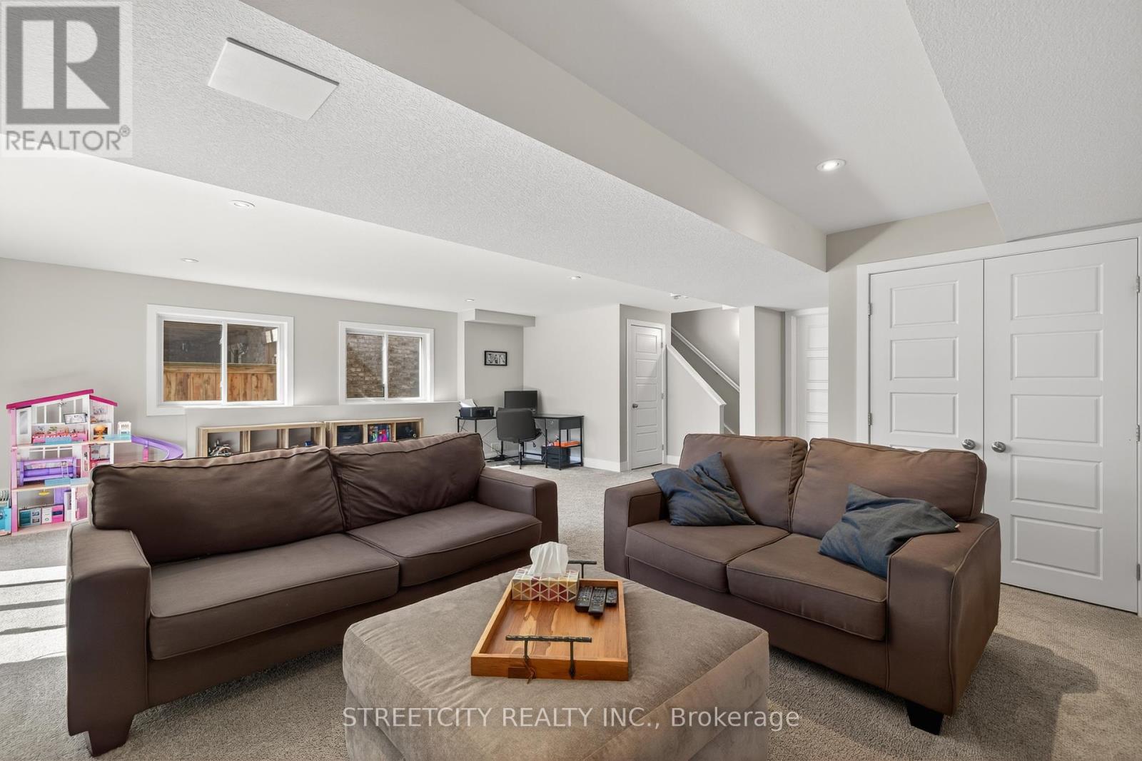 1895 Frederick Crescent, London East, Ontario  N5W 0A5 - Photo 32 - X12418855