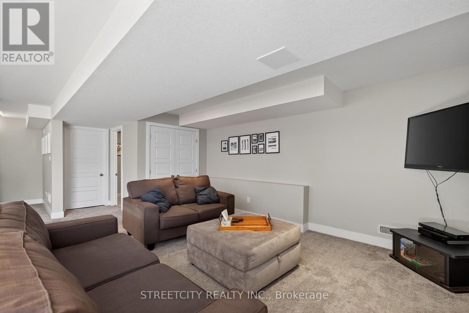 1895 Frederick Crescent, London East, Ontario  N5W 0A5 - Photo 33 - X12418855