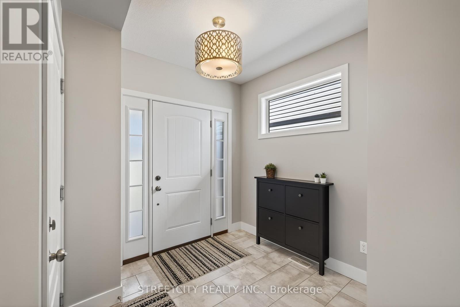 1895 Frederick Crescent, London East, Ontario  N5W 0A5 - Photo 4 - X12418855