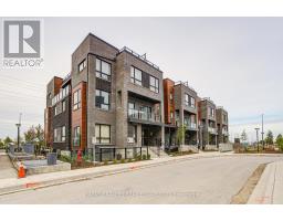 32 - 18 LYTHAM GREEN CIRCLE, Newmarket, Ontario