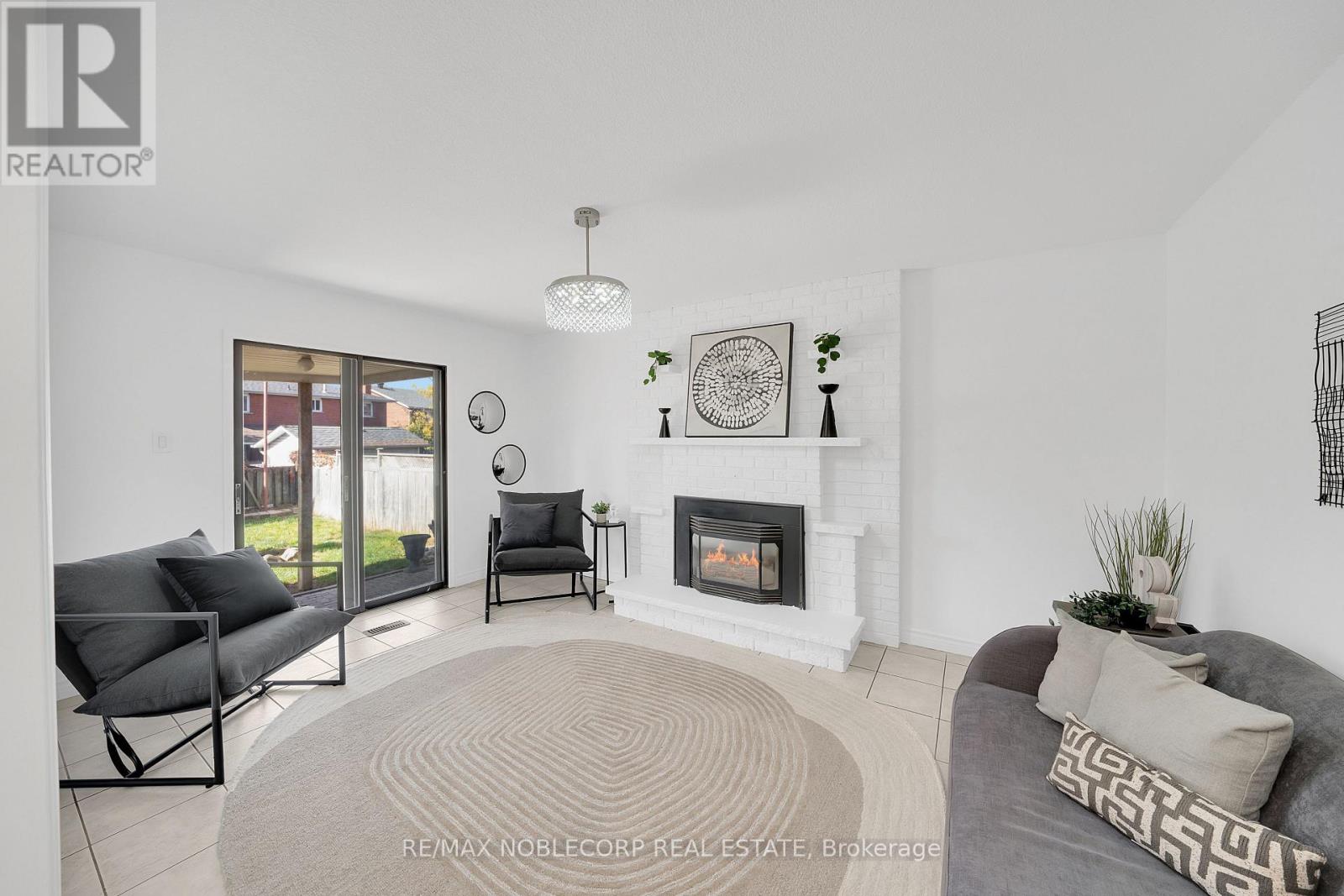 182 Tall Grass Trail, Vaughan, Ontario  L4L 3P8 - Photo 14 - N12418668
