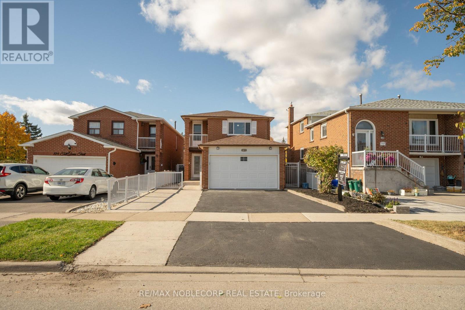 182 Tall Grass Trail, Vaughan, Ontario  L4L 3P8 - Photo 2 - N12418668