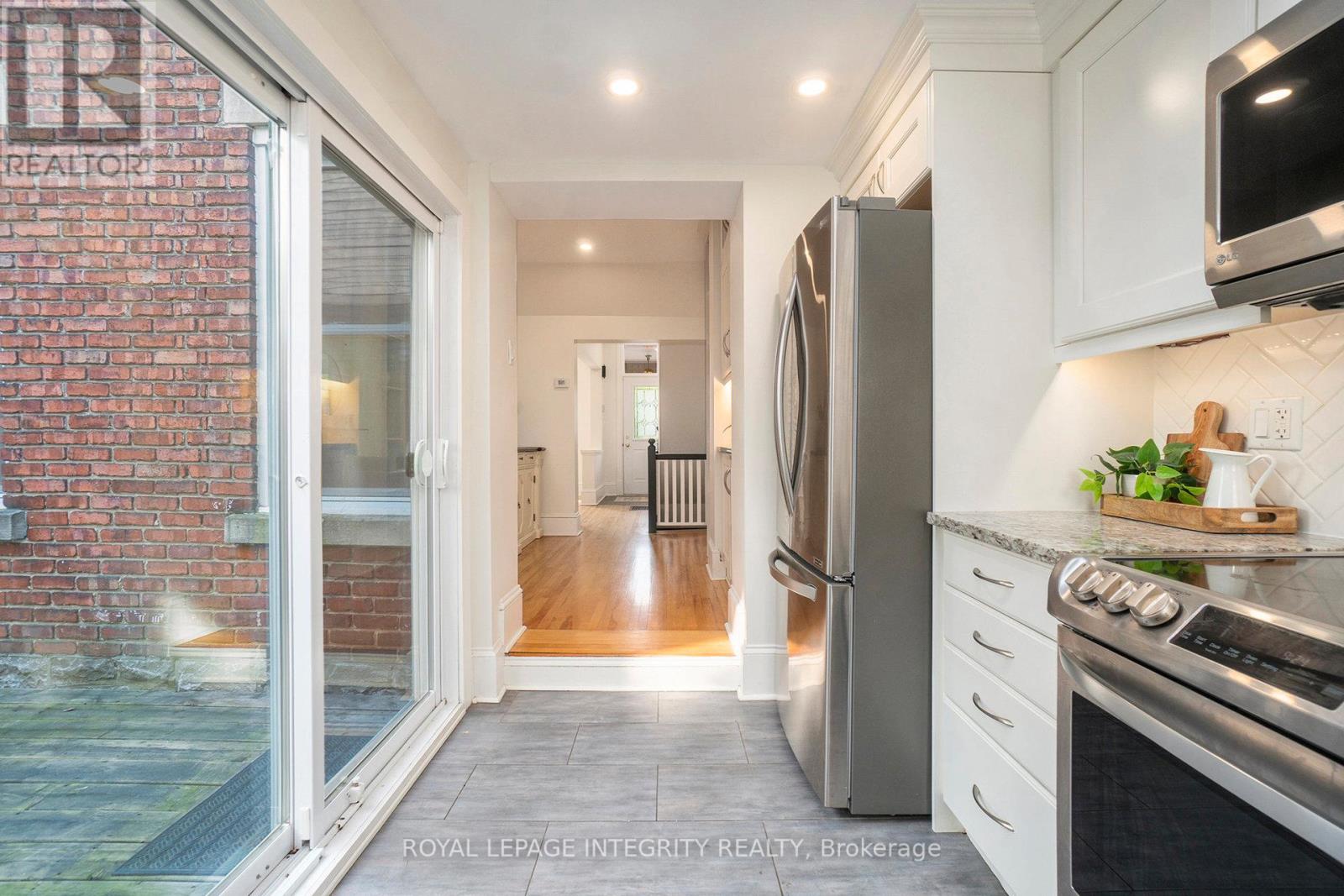 115 Springhurst Avenue, Ottawa, Ontario  K1S 0E3 - Photo 18 - X12418765