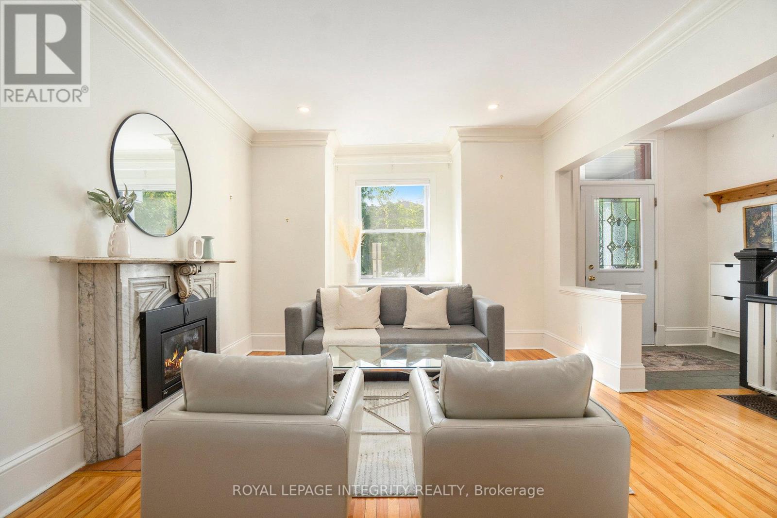 115 Springhurst Avenue, Ottawa, Ontario  K1S 0E3 - Photo 5 - X12418765